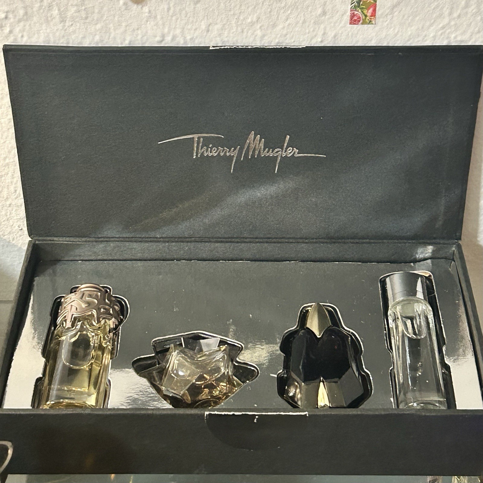 RARE Thierry Mugler Collectible Mini Perfume Set RARE Thierry Mugler Collectible Mini Perfume Set