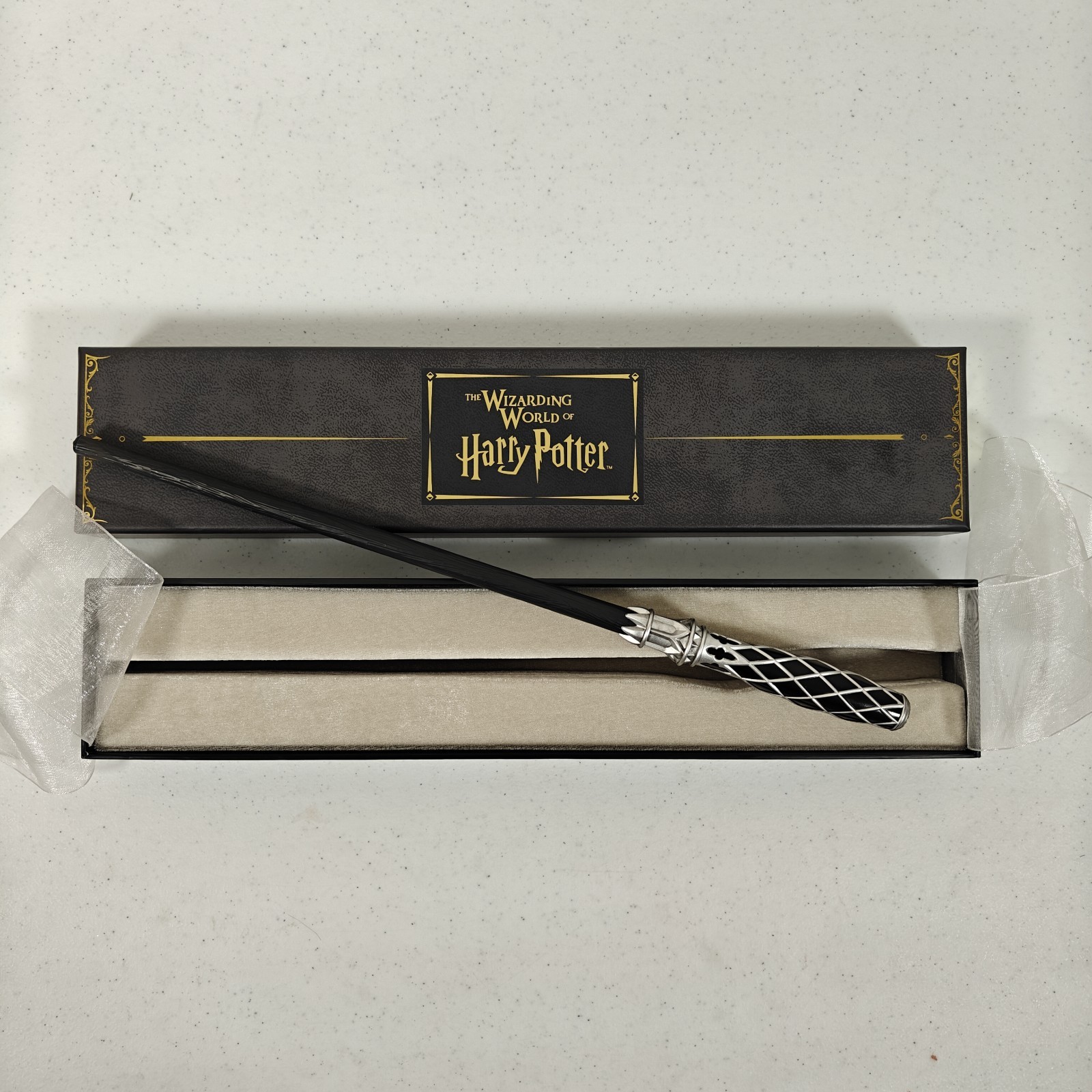 Harry Potter Interactive Wand Universal Studios 2nd Gen Black/Silver New in Box Harry Potter Interactive Wand Universal Studios 2nd Gen Black/Silver New in Box