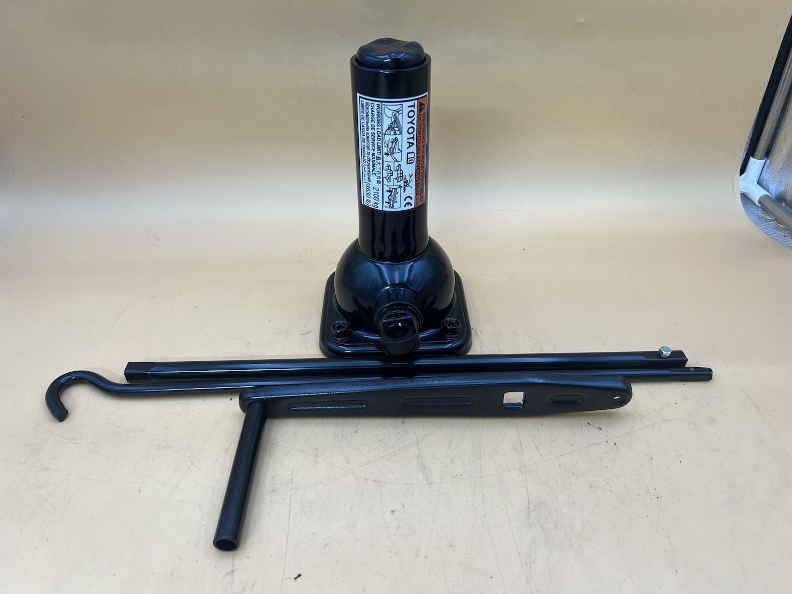 10-21 Emergency Jack and Tools Without Lug Wrench Fits Toyota Tandra and Tacoma.