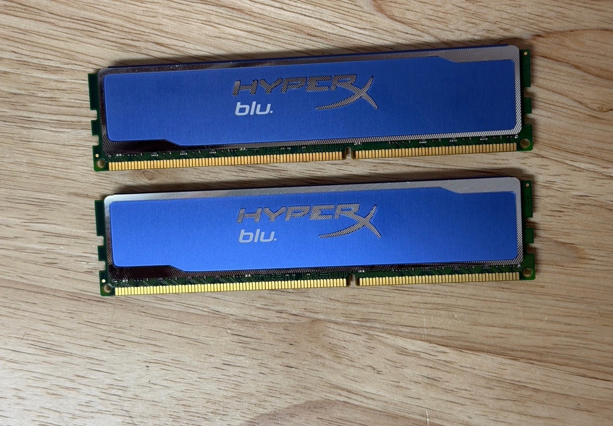16GB (2x8GB) Kingston HyperX blu KHX1600C10D3B1/8G PC3-12800U DDR3 1600