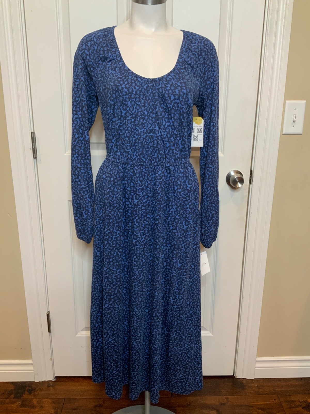 Boden Blue Floral Floral Patterned Midi Dress, Size 4R, NWT $149.00