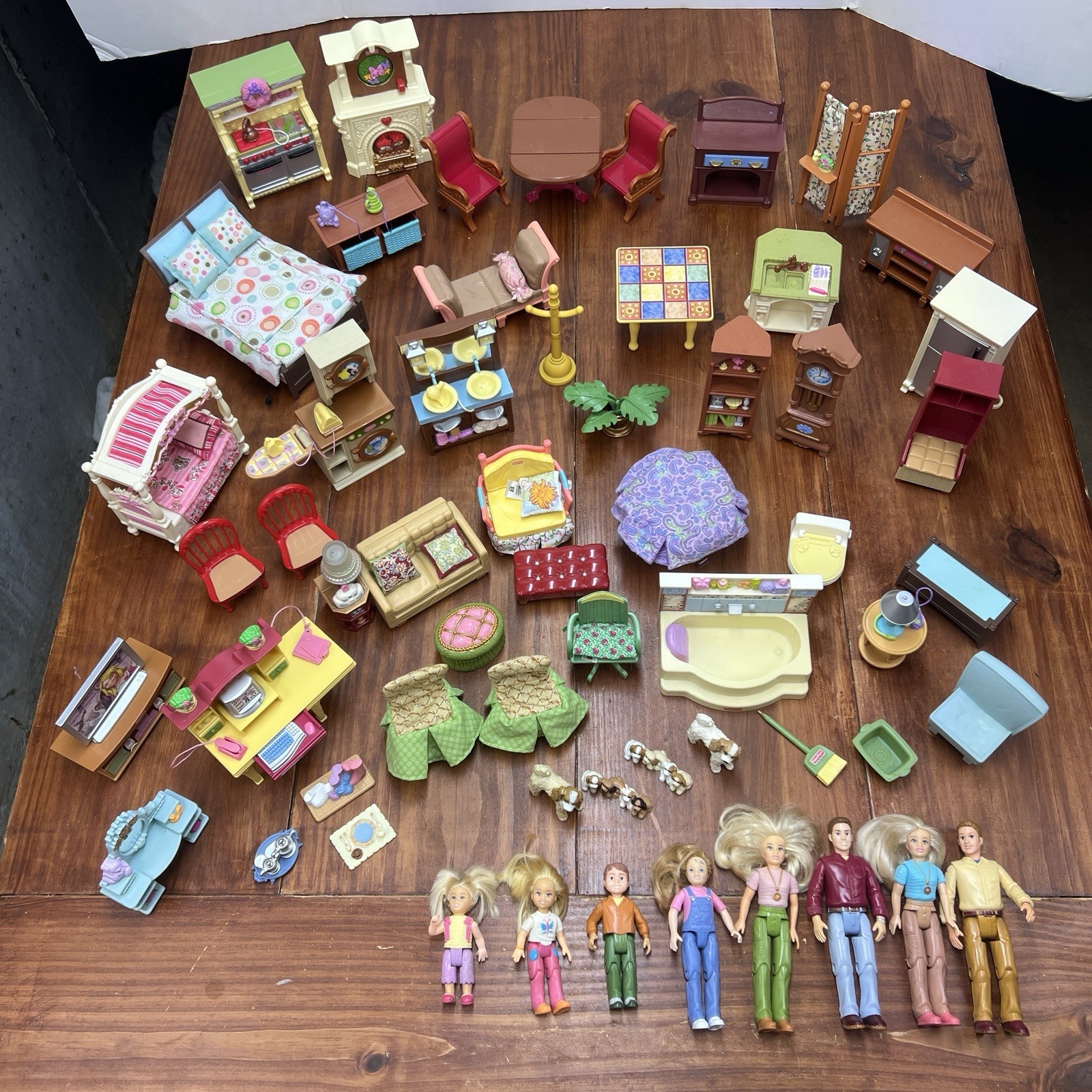 Huge 67-Piece VTG Fisher Price Loving Family Dollhouse Lot - Furniture, 12 Figs