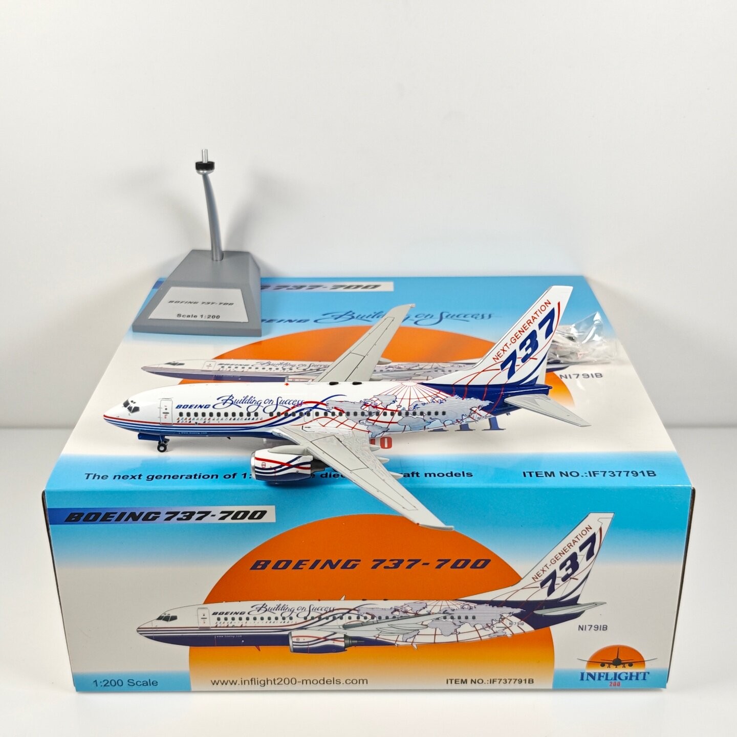 Inflight IF737791B 1/200 Boeing Original B737-700 N1791B Alloy Aircraft