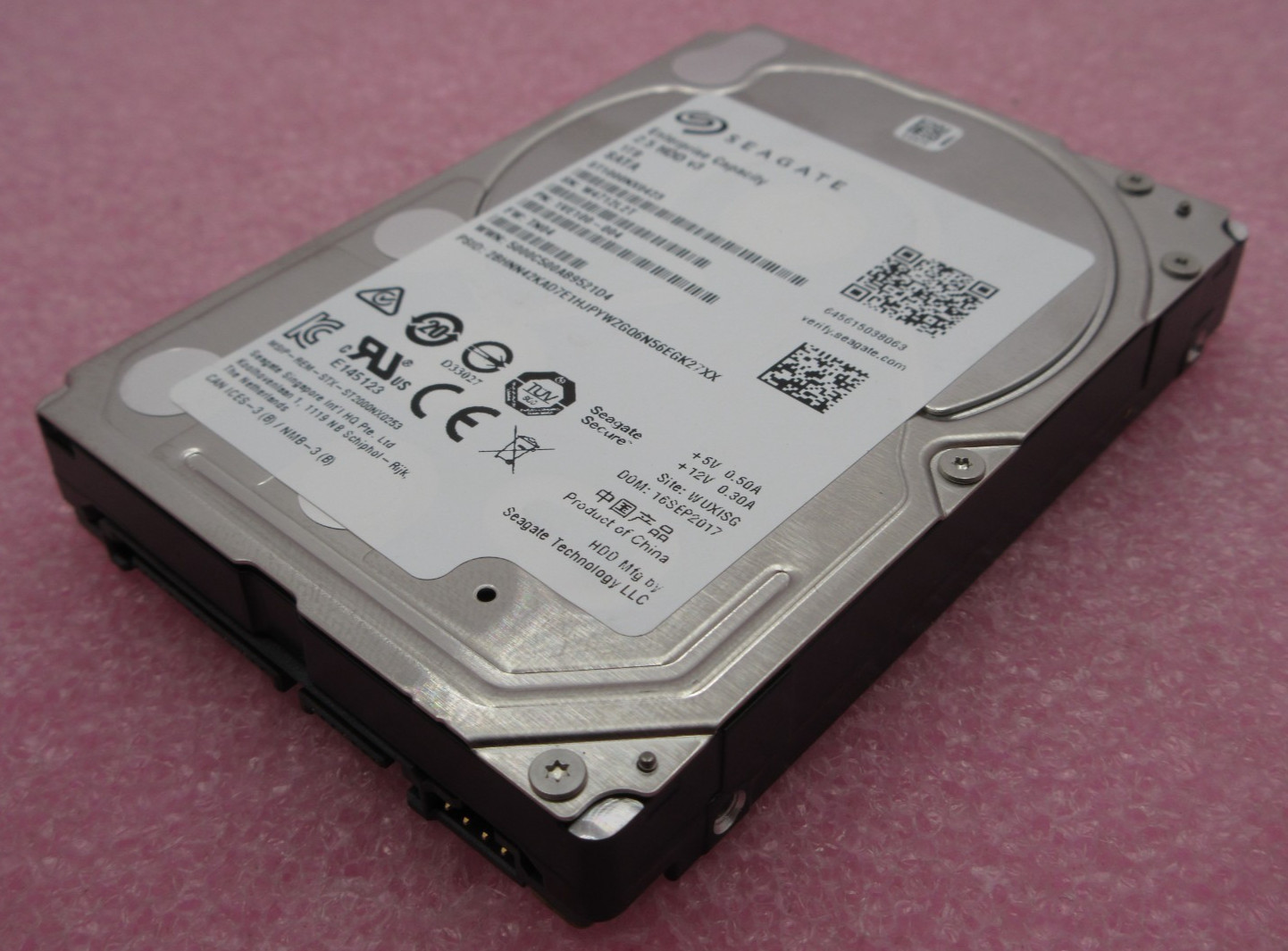 Seagate Enterprise v3 1TB 2.5'' SFF SATA 6G 7.2K HDD ST1000NX0423 1VE100-004