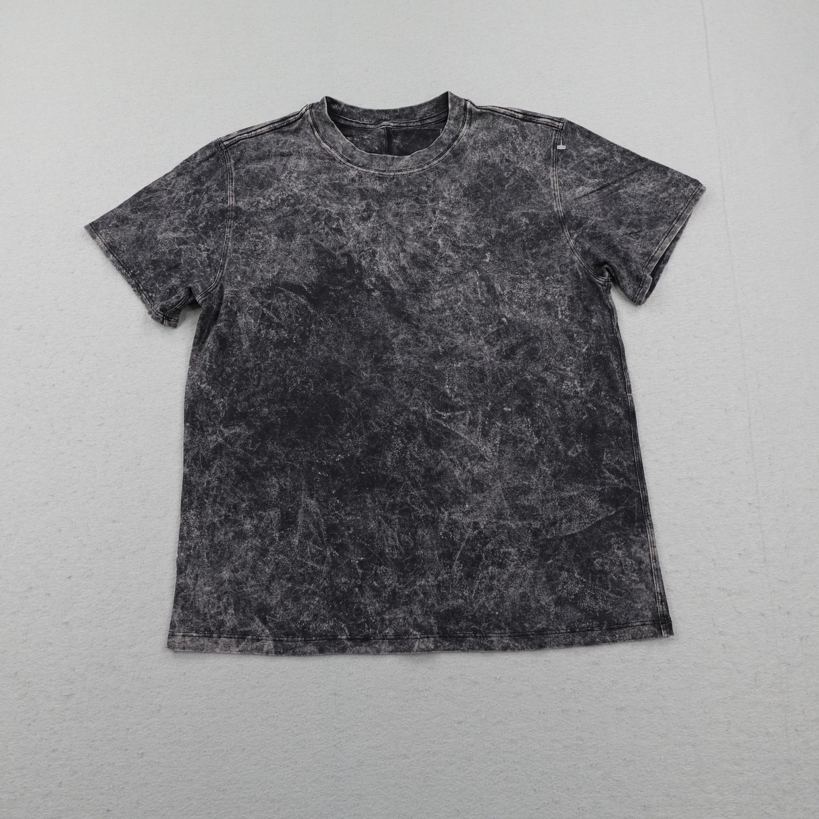 Lululemon Shirt Mens Medium Gray Tie Dye Mineral Wash Performance Athletic Gym