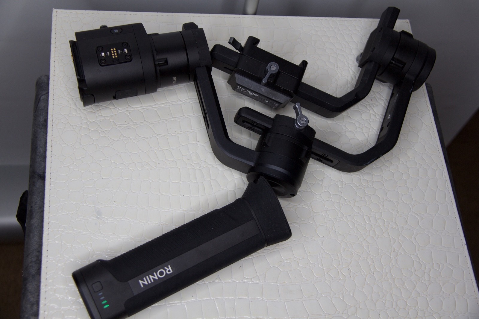 DJI Ronin-S 3-Axis Gimbal Stabilizer (#1)