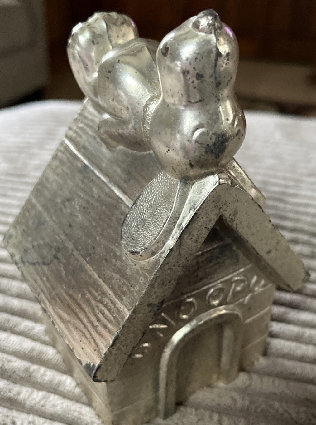 Vintage SNOOPY Dog House 1958 Leonard Silverplate Metal Coin Bank Piggy Vintage SNOOPY Dog House 1958 Leonard Silverplate Metal Coin Bank Piggy