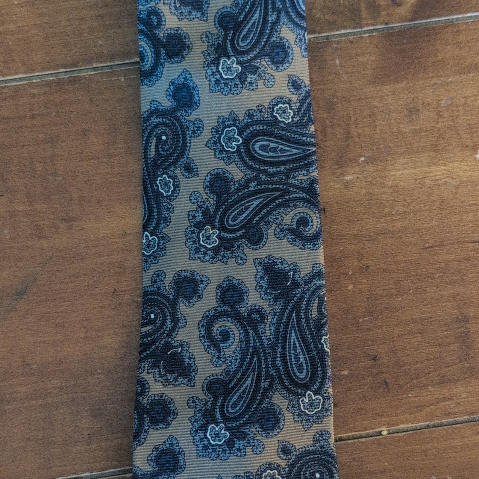 American Traditions Men\'s Paisley Pattern Necktie Tie Blue Gray American Traditions Men\'s Paisley Pattern Necktie Tie Blue Gray