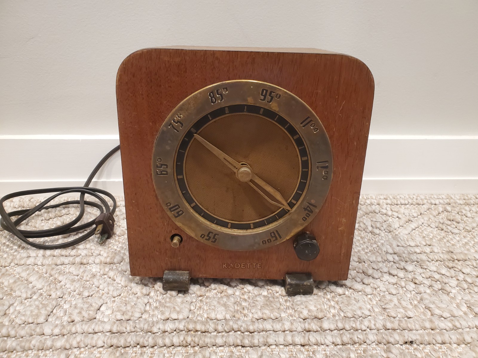 Kadette Clockette Futura Radio - Model 24? - Rare Vintage Wood Brown Radio