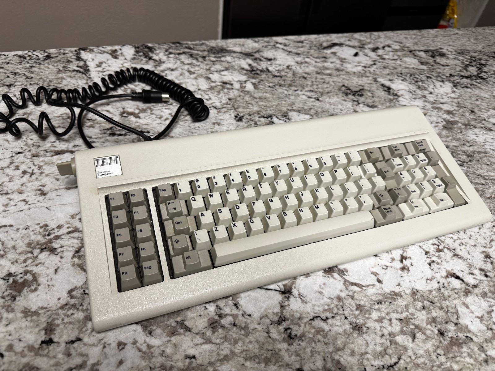 Vintage IBM Model Keyboard - F XT ? - Un-tested / as is Vintage IBM Model Keyboard - F XT ? - Un-tested / as is