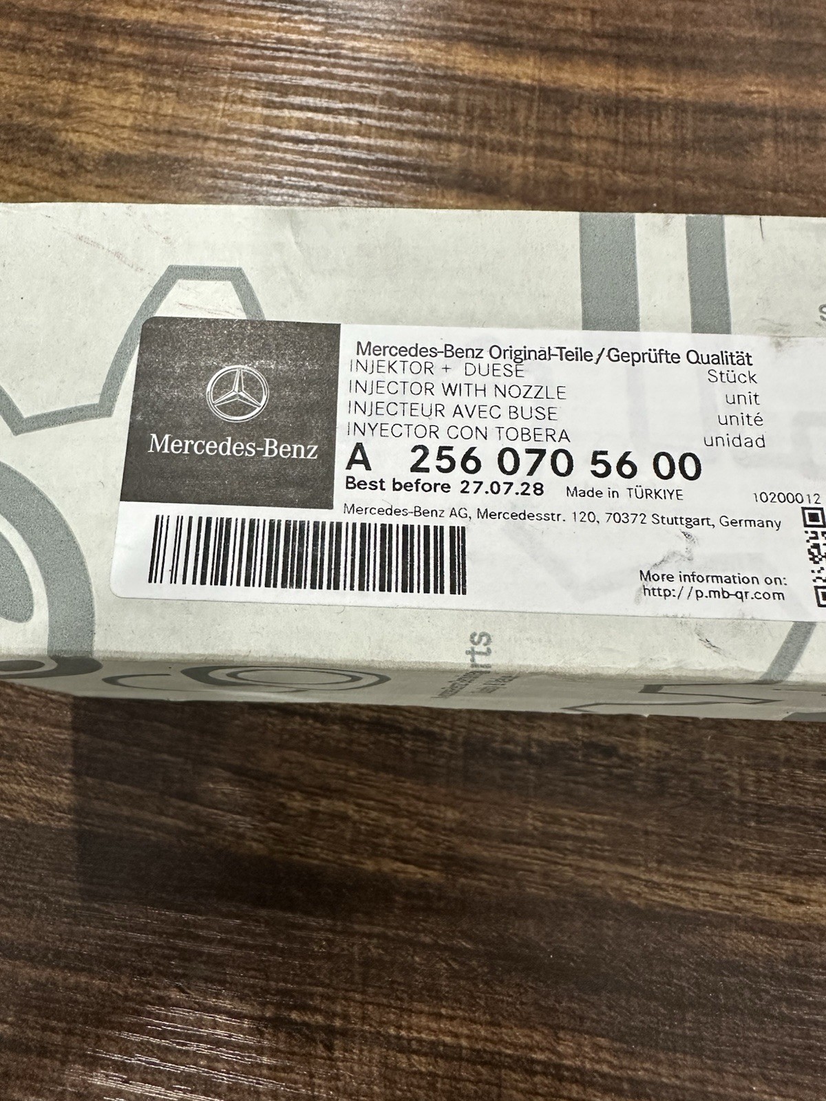 A2560705600 GENUINE OEM MERCEDES-BENZ FUEL INJECTOR.