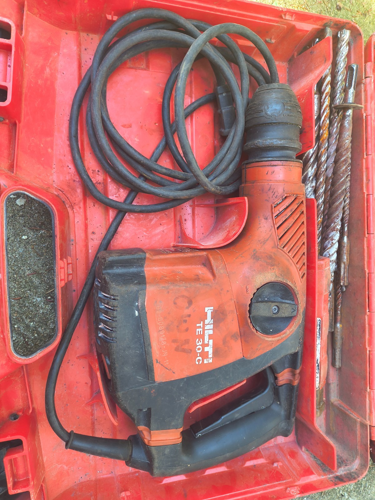 1HILTI TE 30-C 120-Volt SDS Plus 14 in. x 9 in. Concrete Rotary Hammer