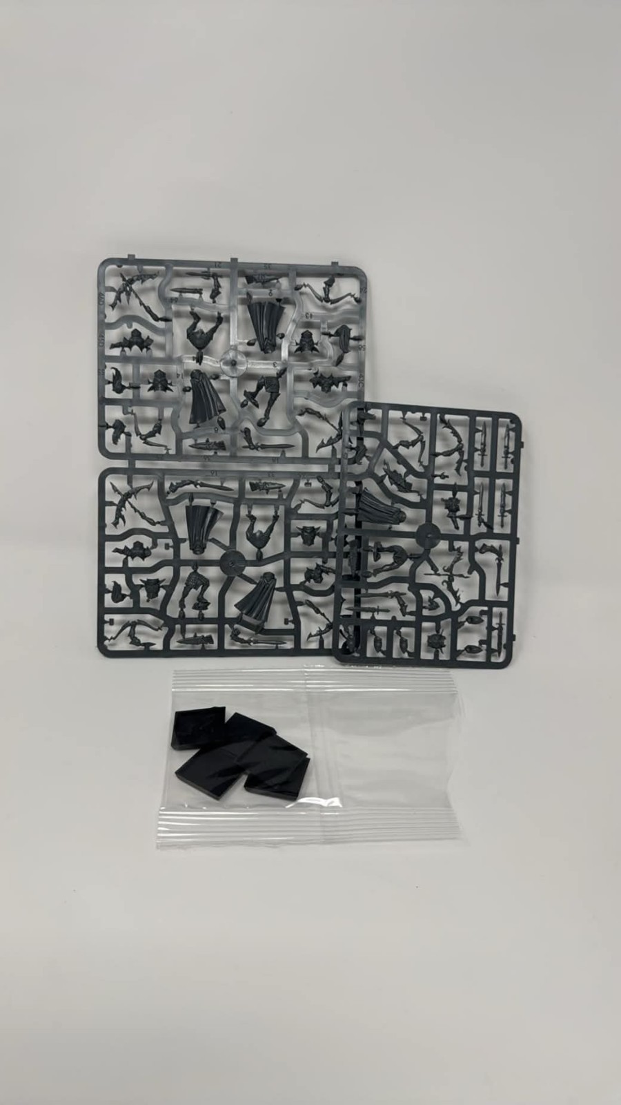 Warhammer Fantasy High Elf Shadow Warriors/Sisters of Avelorn x5