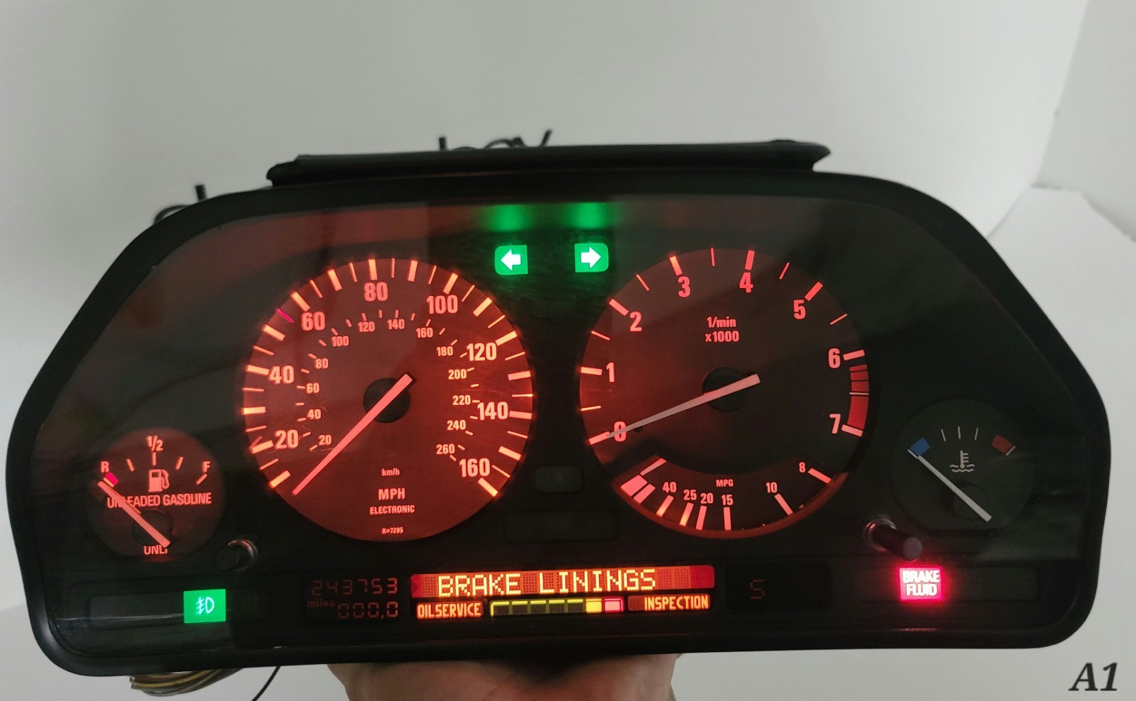 BMW E34 535i m30 AUTO SPEEDOMETER INSTRUMENT CLUSTER GAGUES 13886269 OEM