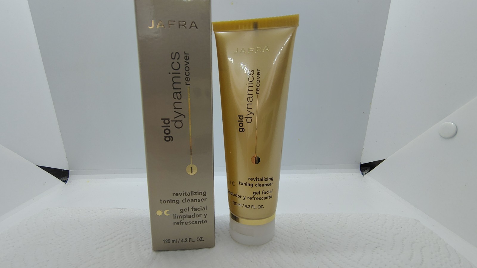 Jafra Gold Dynamics Revitalizing Toning Cleanser 4.2oz Jafra Gold Dynamics Revitalizing Toning Cleanser 4.2oz