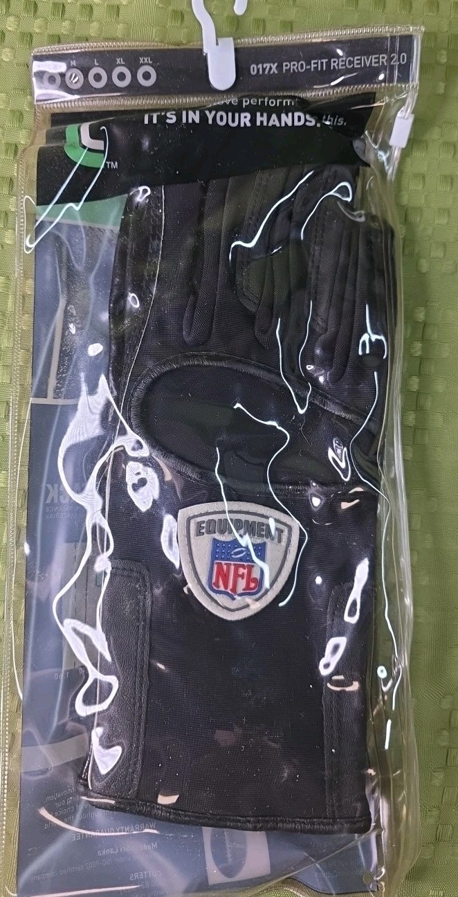 CUTTERS FOOTBALL PRO- FIT RECEIVER GLOVE 017W  SIZE M