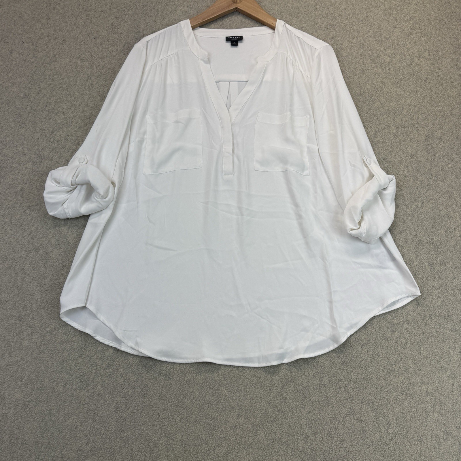 Torrid Women’s Harper White Roll-Tab Sleeve Tunic Blouse Size 1