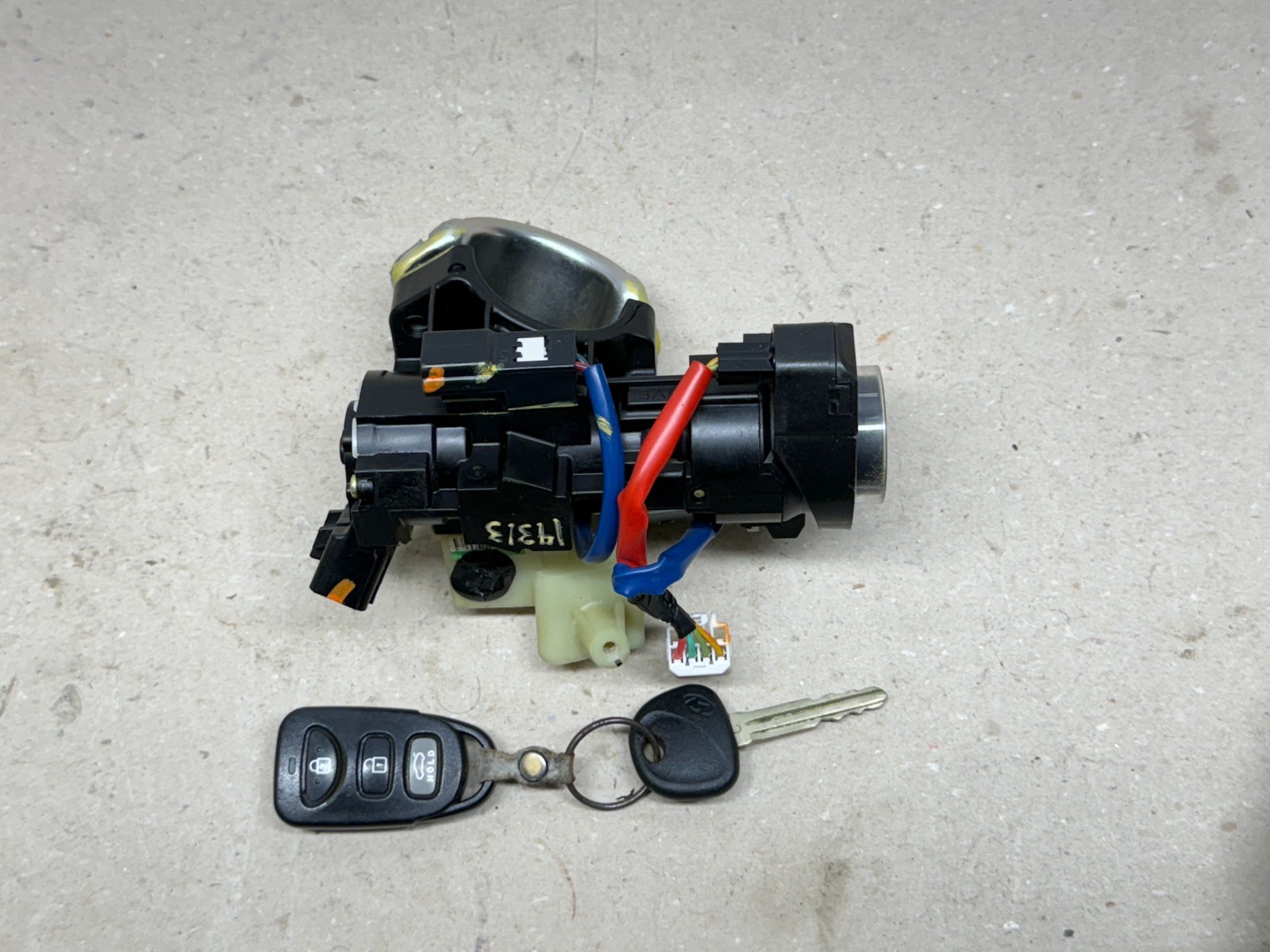 2017-2020 HYUNDAI ELANTRA SDN IGNITION SWITCH LOCK CYLINDER W/ KEY OEM