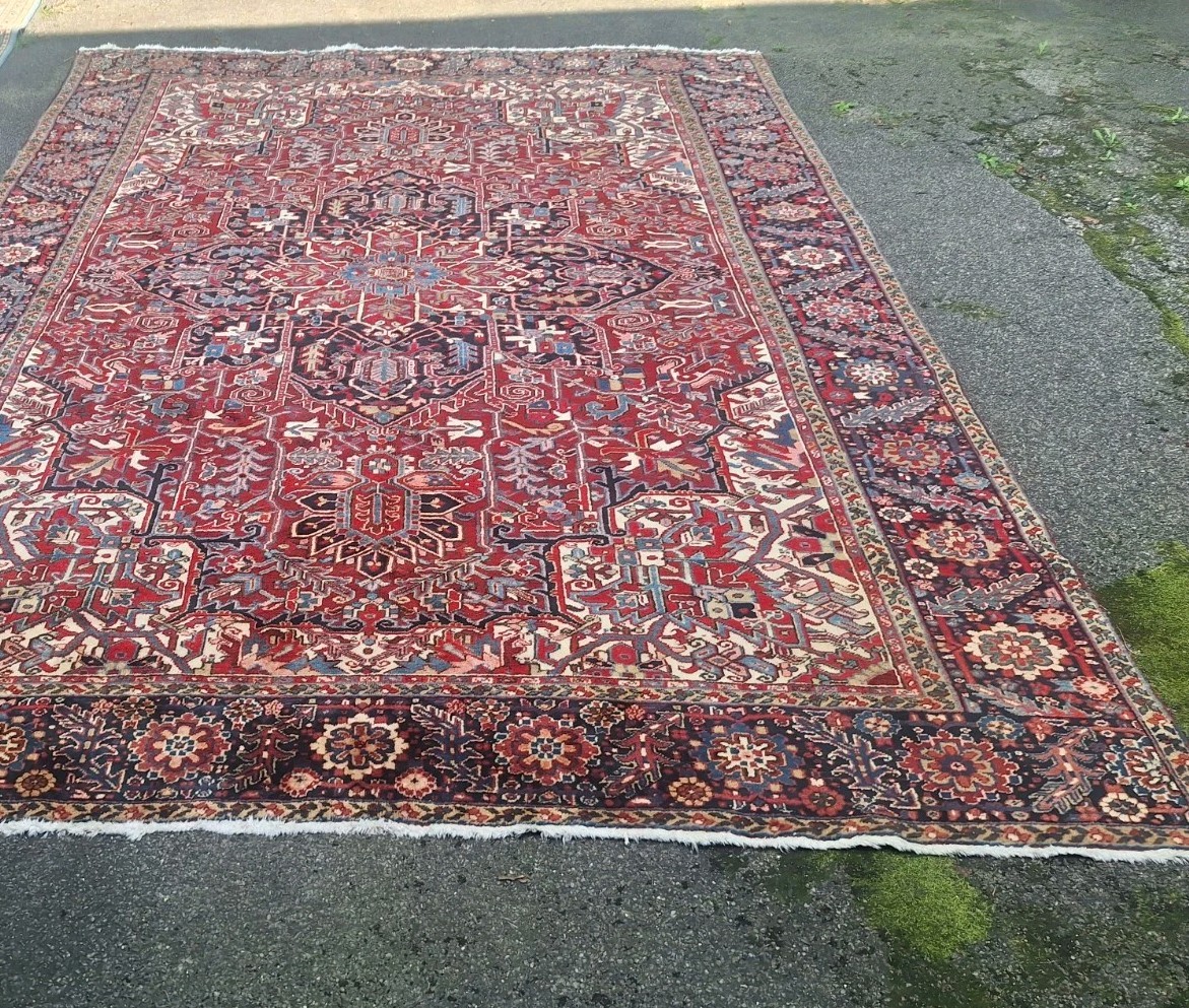 Vintage Hand Knotted 100% Wool Middle Eastern Rug 9-8 x 13-4 Vintage Hand Knotted 100% Wool Middle Eastern Rug 9-8 x 13-4