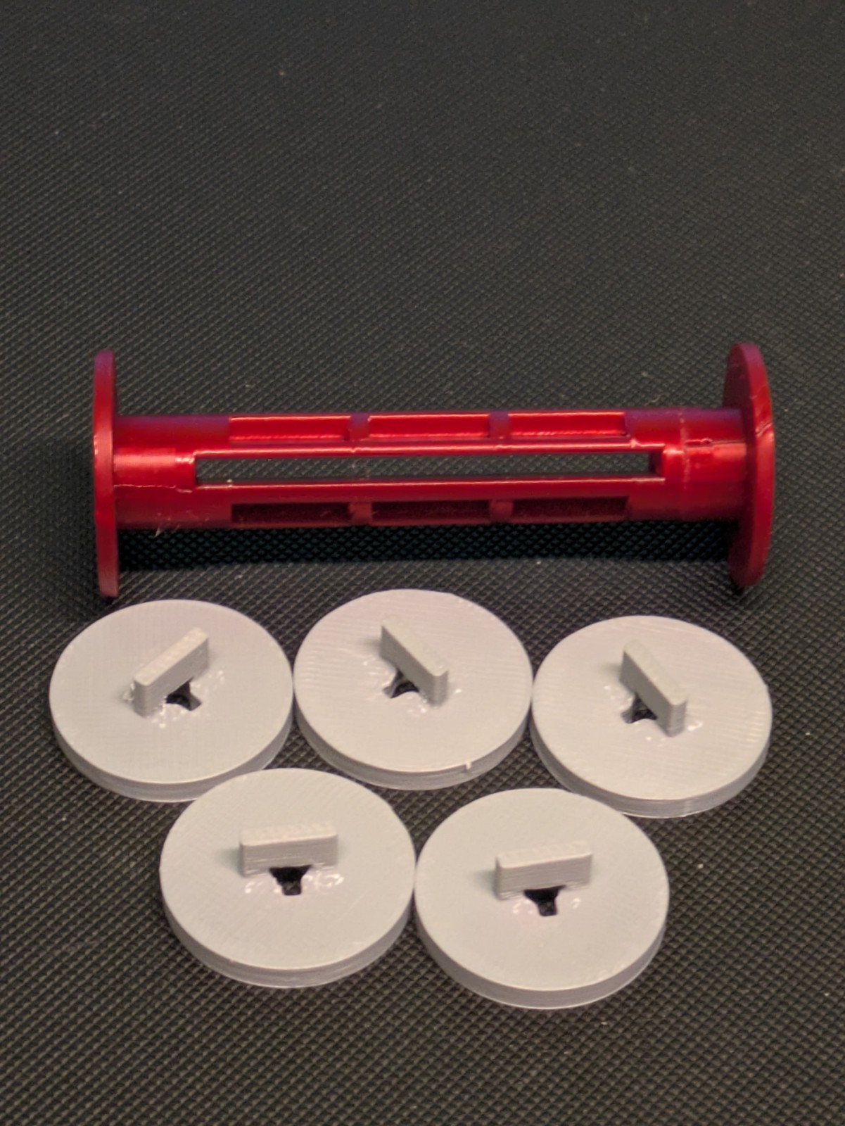 Adapter to shoot 120 roll film in a Kodak Brownie Target Six-16 With 120 Spool