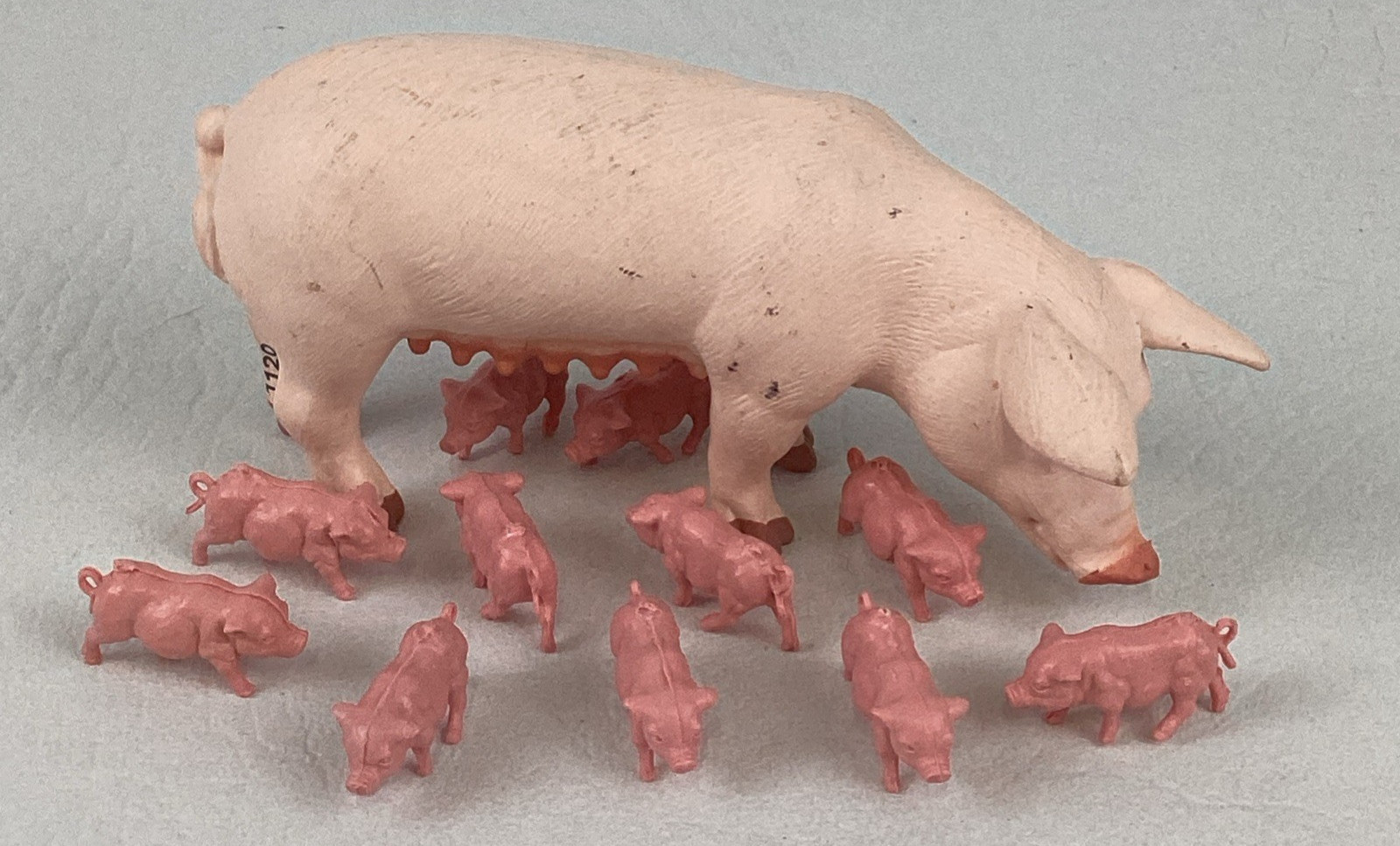 Safari Ltd Farm World Sow Pig Piglets Animal PVC Figure Realistic Bundle Lot
