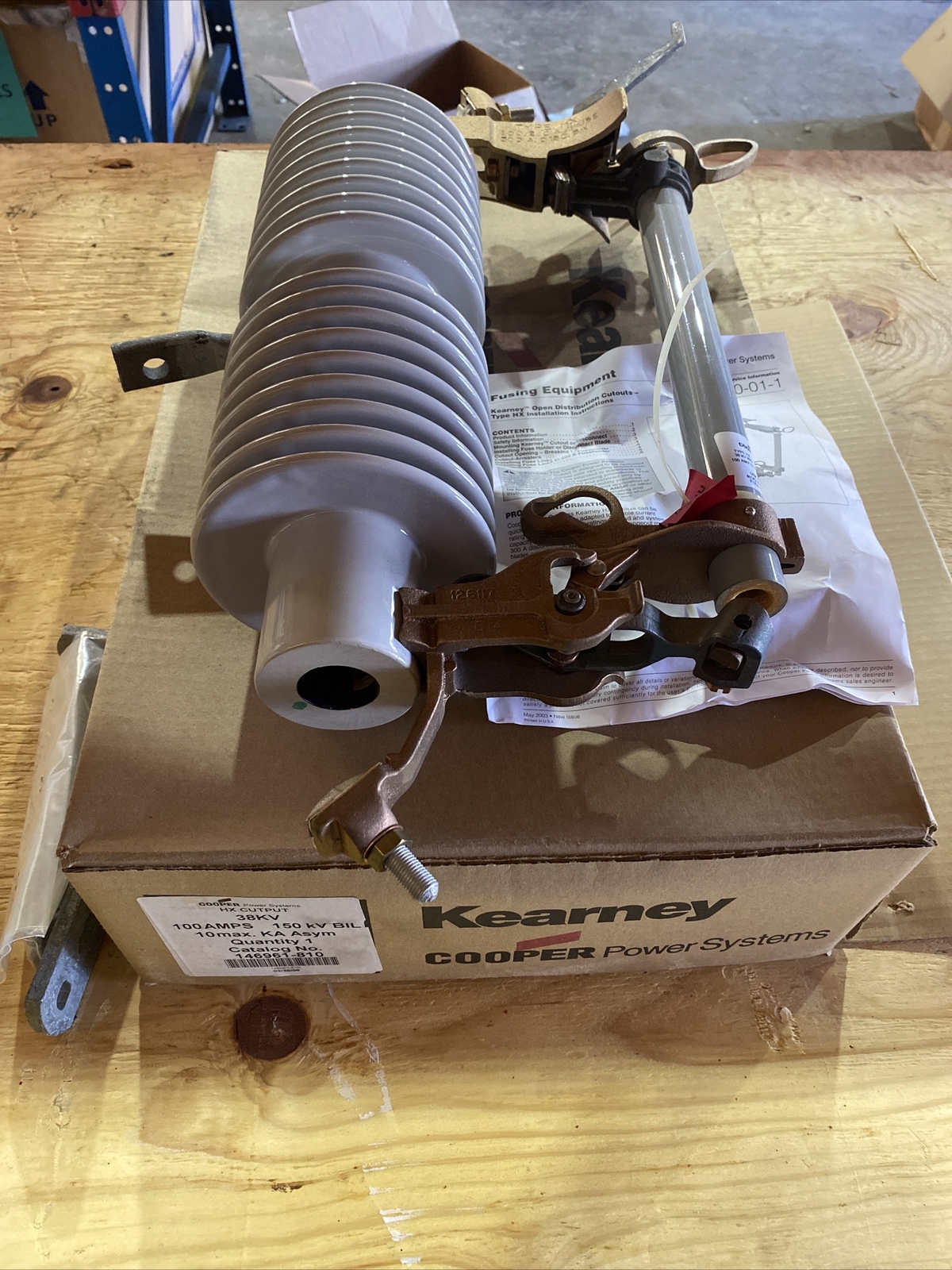 EATON COOPER HX CUTOUT LOADBREAK 146961-810 100 Amp 150 KVBIL 38KV LRG QTY