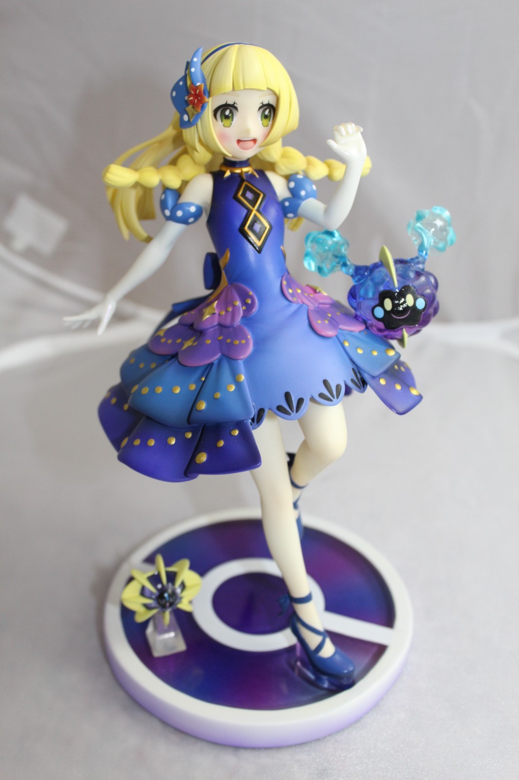 POKE HOUSE Studio & MG Studio - Pokémon Cosmog & Lillie Lily 1/8 Resin Figure POKE HOUSE Studio & MG Studio - Pokémon Cosmog & Lillie Lily 1/8 Resin Figure