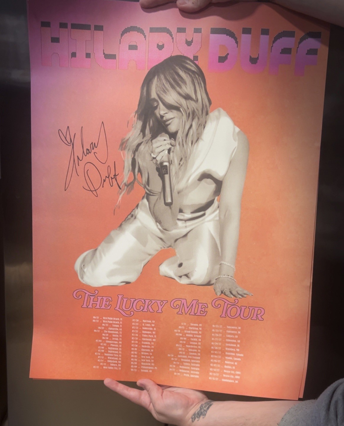 HILARY DUFF HAND SIGNED/AUTOGRAPHED & CONFETTI TOUR POSTER HUGE & STUNNING✍🏼