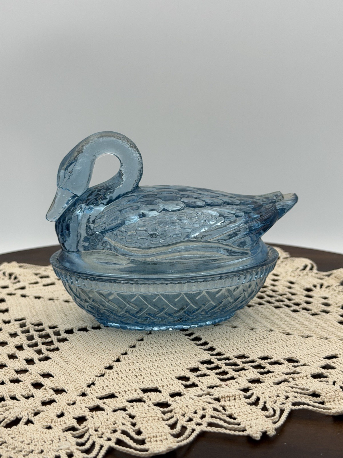 WILKERSON GLASS STARDUST BLUE PINK GLOW SWAN HTF