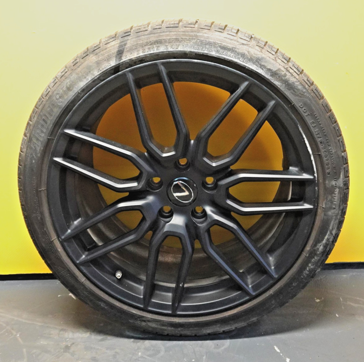 2021-2025 LEXUS IS350 IS500 F-SPORT WHEEL RIM W TIRE 19 9.5JX19 ALLOY SPLIT OEM
