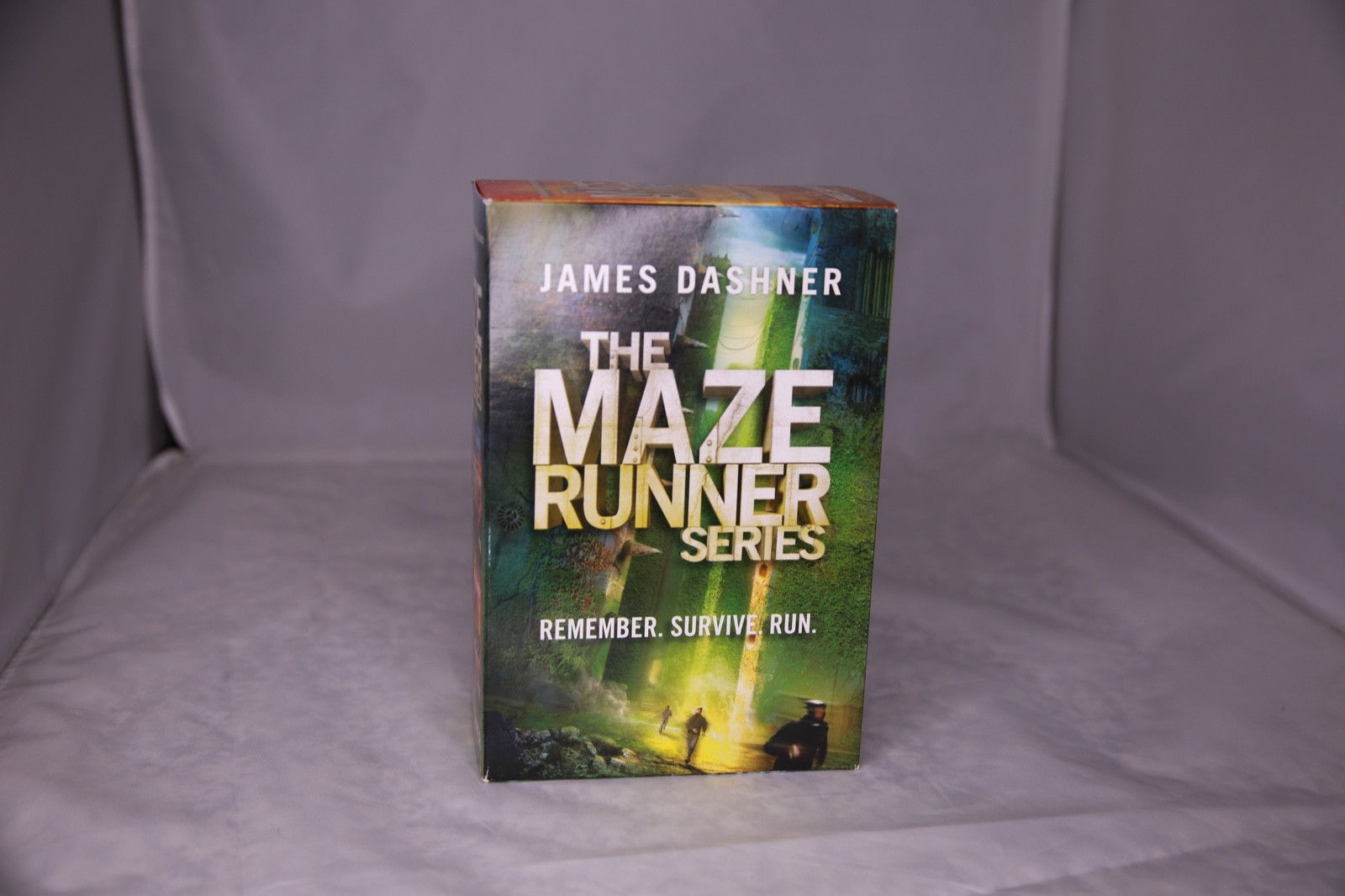 The Maze Runner Series Complete Collection Boxed Set (5 Books) + 3 Duplicates The Maze Runner Series Complete Collection Boxed Set (5 Books) + 3 Duplicates