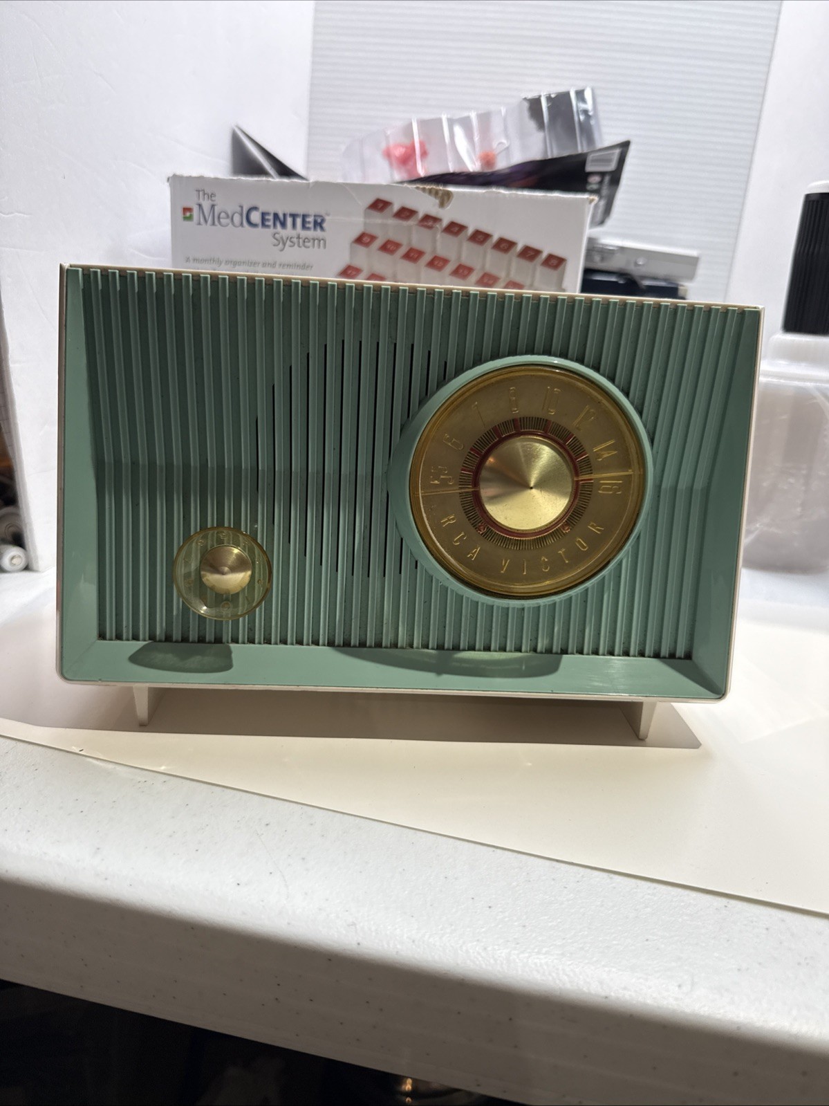 Vintage RCA Victor Model X-2HE AM Tube Radio Teal White Mid Century Modern MCM