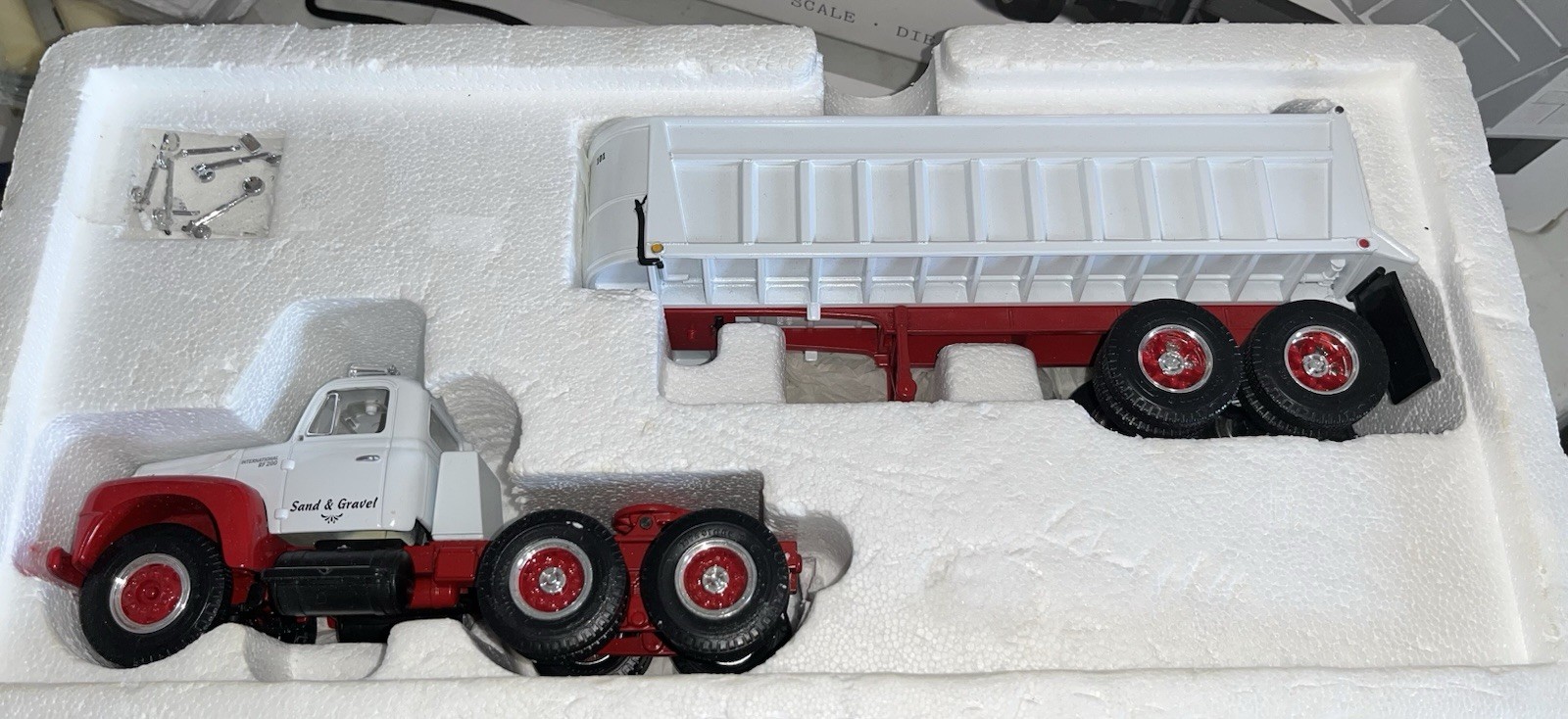 1st Gear Sand & Gravel 1959 International With Dump Trailer 19-2518 1/34 NIB