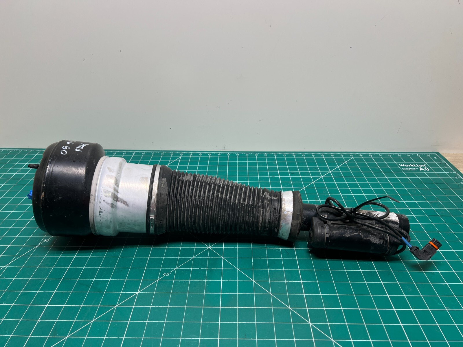 07-13 MERCEDES-BENZ W221 S550 RWD FRONT LEFT OR RIGHT AIR SHOCK STRUT OEM