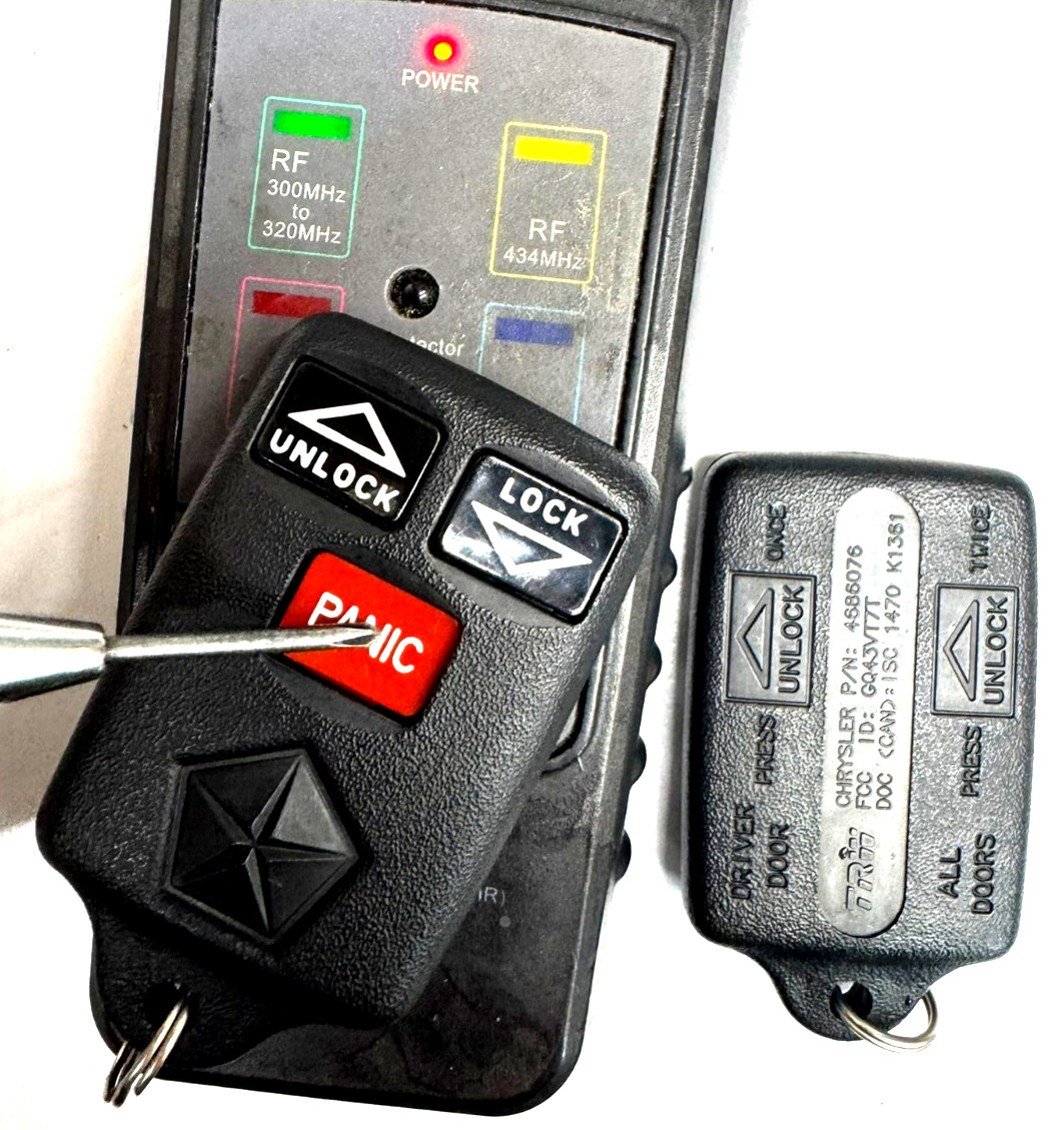 NEW OEM Jeep Grand Cherokee 1996-1999 keyless remote key fob control GQ43VT7T