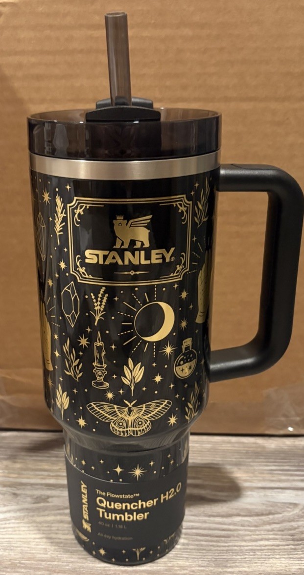 Stanley Halloween Quencher Flowstate Tumbler | 40 OZ - Black Magic - IN HAND Stanley Halloween Quencher Flowstate Tumbler | 40 OZ - Black Magic - IN HAND