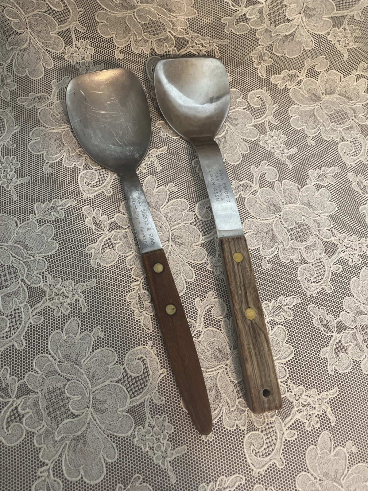 2 Vintage Stainless Vernco & Warco Ice Cream Spades Scoops Server Wood Handle