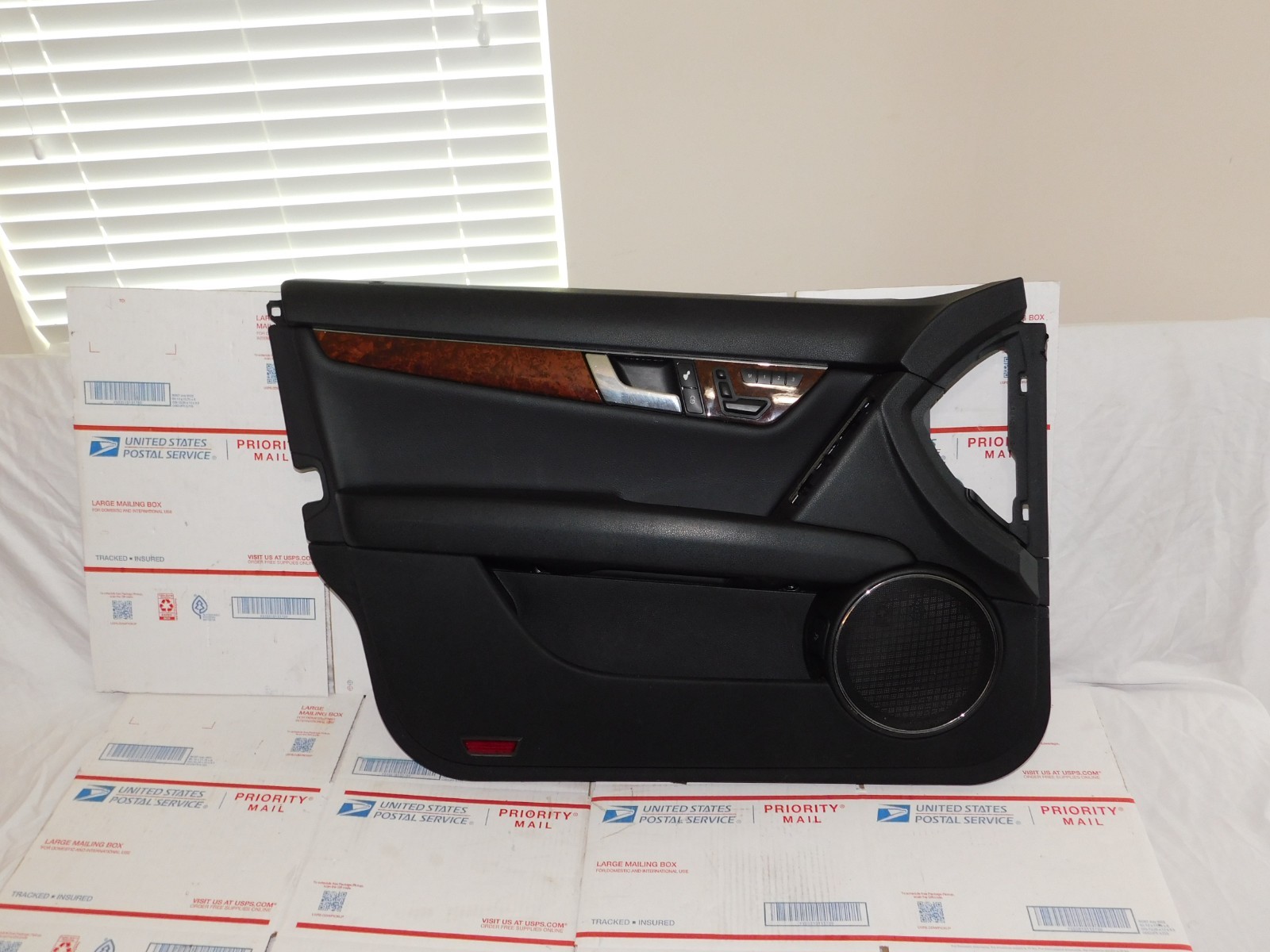 08-14 Mercedes W204 C300 C250 C350 Front Left Driver LH Door Panel OEM Black 3 08-14 Mercedes W204 C300 C250 C350 Front Left Driver LH Door Panel OEM Black 3