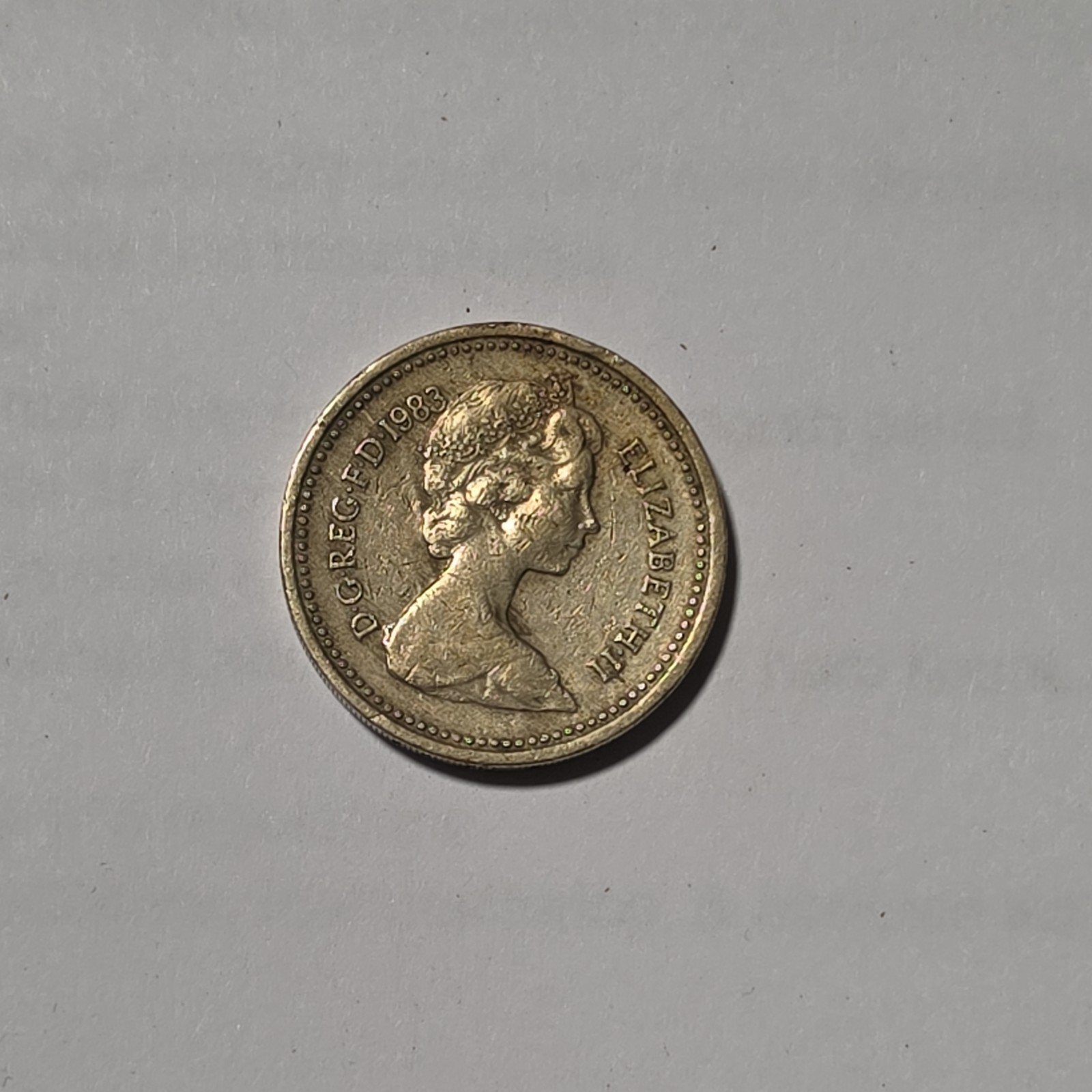 Rare 1983 Queen Elizabeth II One Pound Coin Error \ Rare 1983 Queen Elizabeth II One Pound Coin Error \