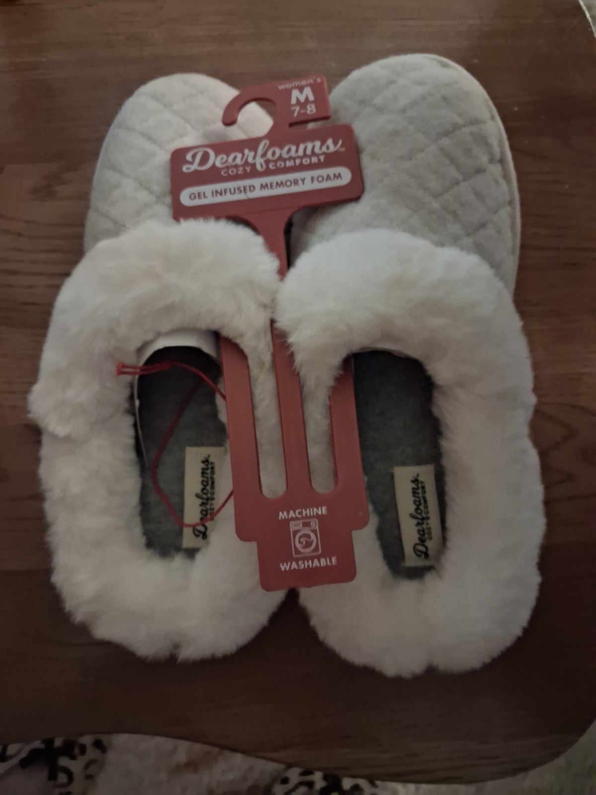 Dearfoams women Comfort Slippers M 7-8 Gel Memory Foam Faux Fur NEW