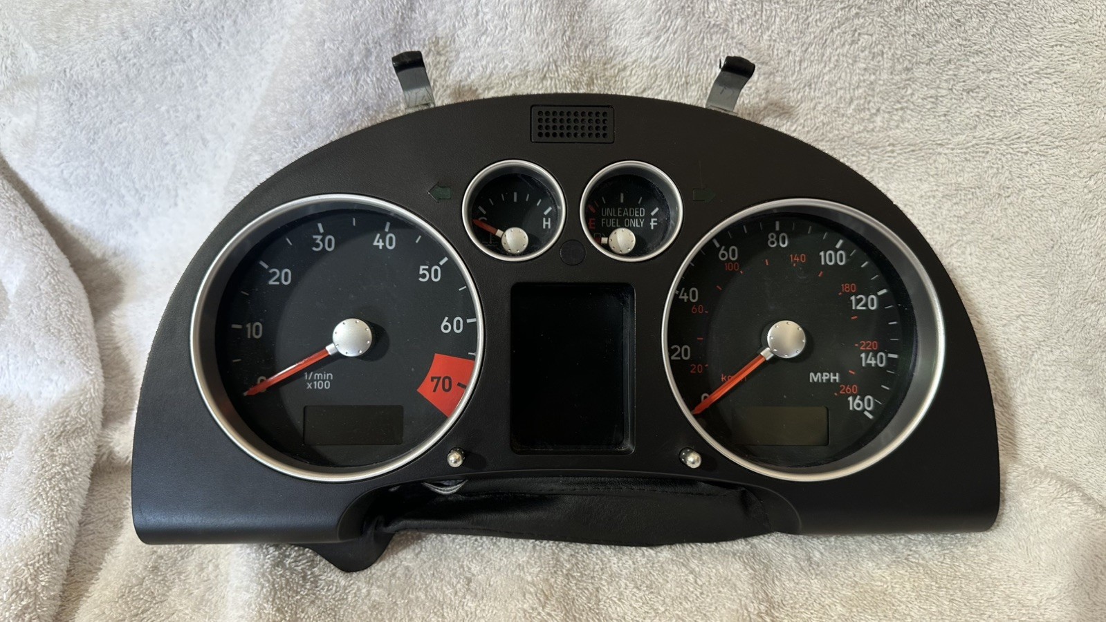 2002-2006 AUDI TT COUPE MK1 Instrument Cluster w/Bad Pixels 8N1920980A (MK) 2002-2006 AUDI TT COUPE MK1 Instrument Cluster w/Bad Pixels 8N1920980A (MK)