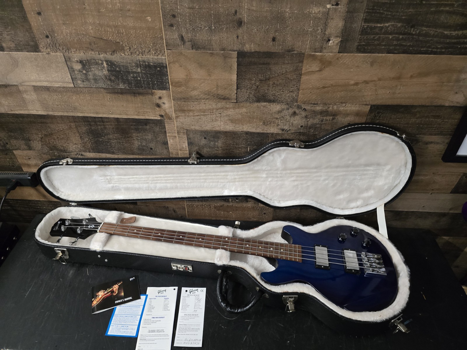 2007 Gibson USA Guitar Of The Week #7 GOTW Money Bass Midnight Blue w/OHSC 8 Lb 2007 Gibson USA Guitar Of The Week #7 GOTW Money Bass Midnight Blue w/OHSC 8 Lb