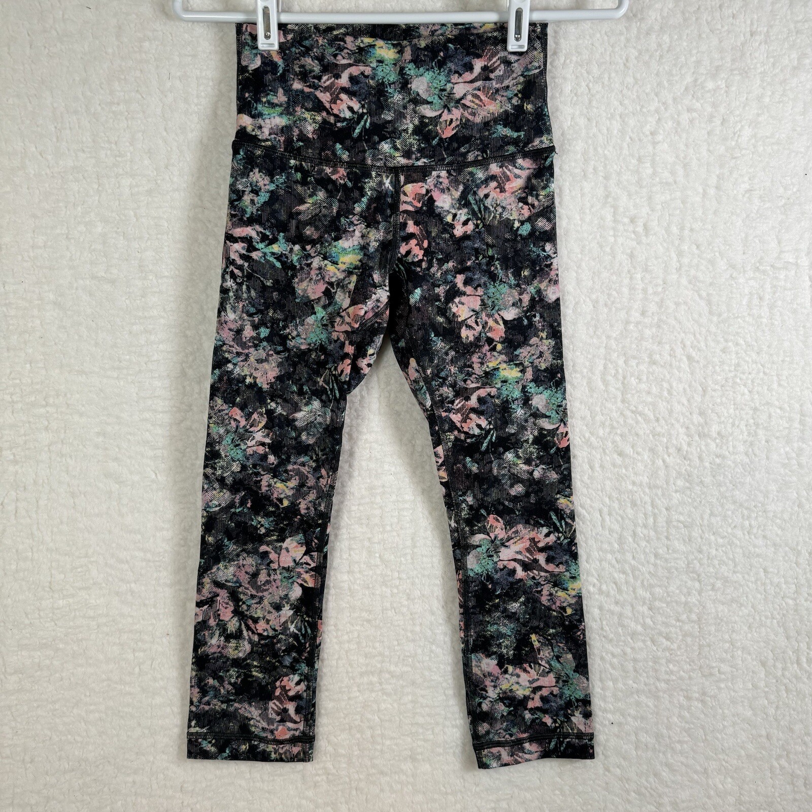 Lululemon Women’s Leggings Luon Dappled Daze Size 4 Lululemon Women’s Leggings Luon Dappled Daze Size 4