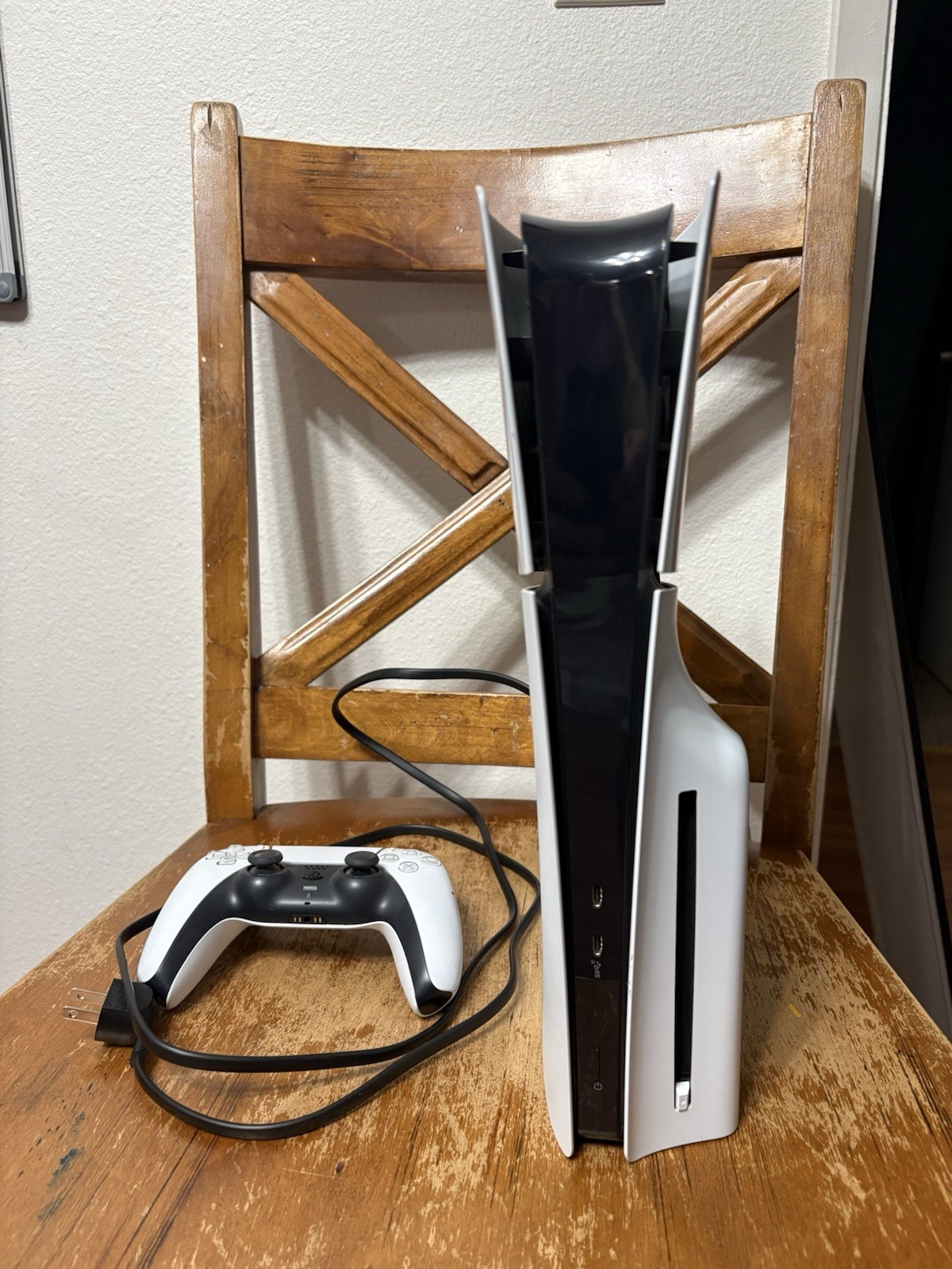 PS5 Slim Disc With Controller CFI-2015 Works Great PS5 Slim Disc With Controller CFI-2015 Works Great