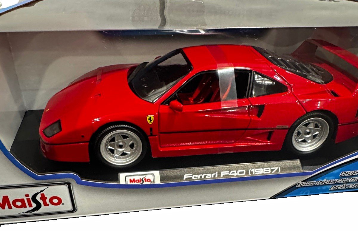 Maisto Ferrari F40 1987 1:18 Diecast Car Red Special Ed Boxed. Fast Shipping Maisto Ferrari F40 1987 1:18 Diecast Car Red Special Ed Boxed. Fast Shipping