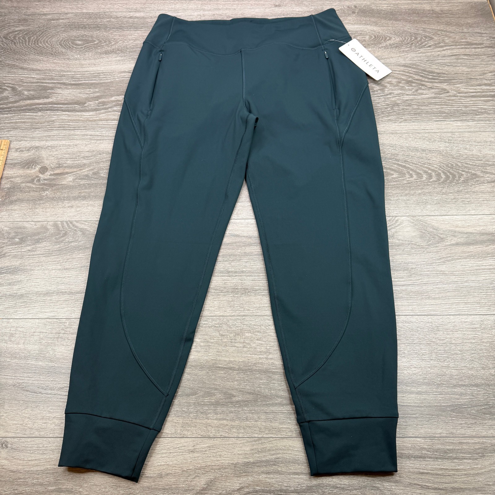 Athleta Rainier Joggers Womens Large Cypress Green Fleece Lined Running Pants Athleta Rainier Joggers Womens Large Cypress Green Fleece Lined Running Pants