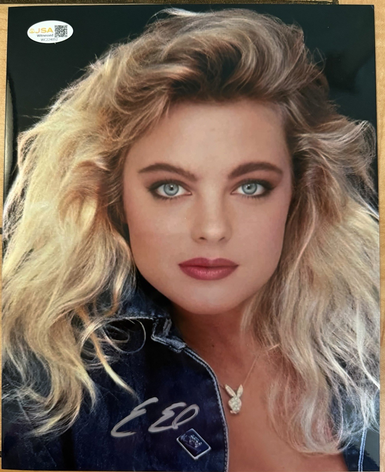 Erika Eleniak Baywatch Actress Hand Signed 8X10 Photo with JSA COA Erika Eleniak Baywatch Actress Hand Signed 8X10 Photo with JSA COA