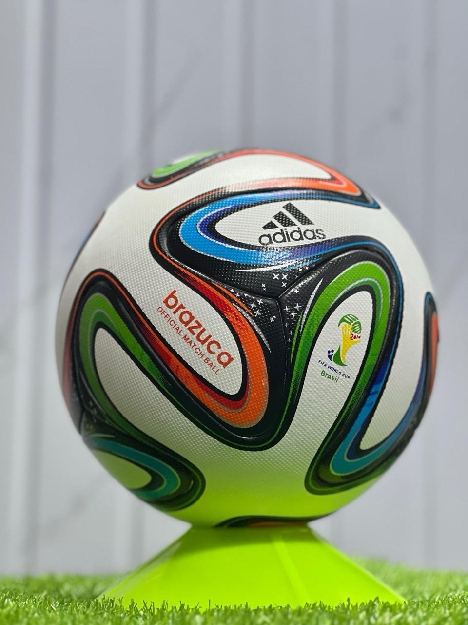 Brazuca World Cup 2014 Brazil FIFA Official Match Ball Soccer Size 5