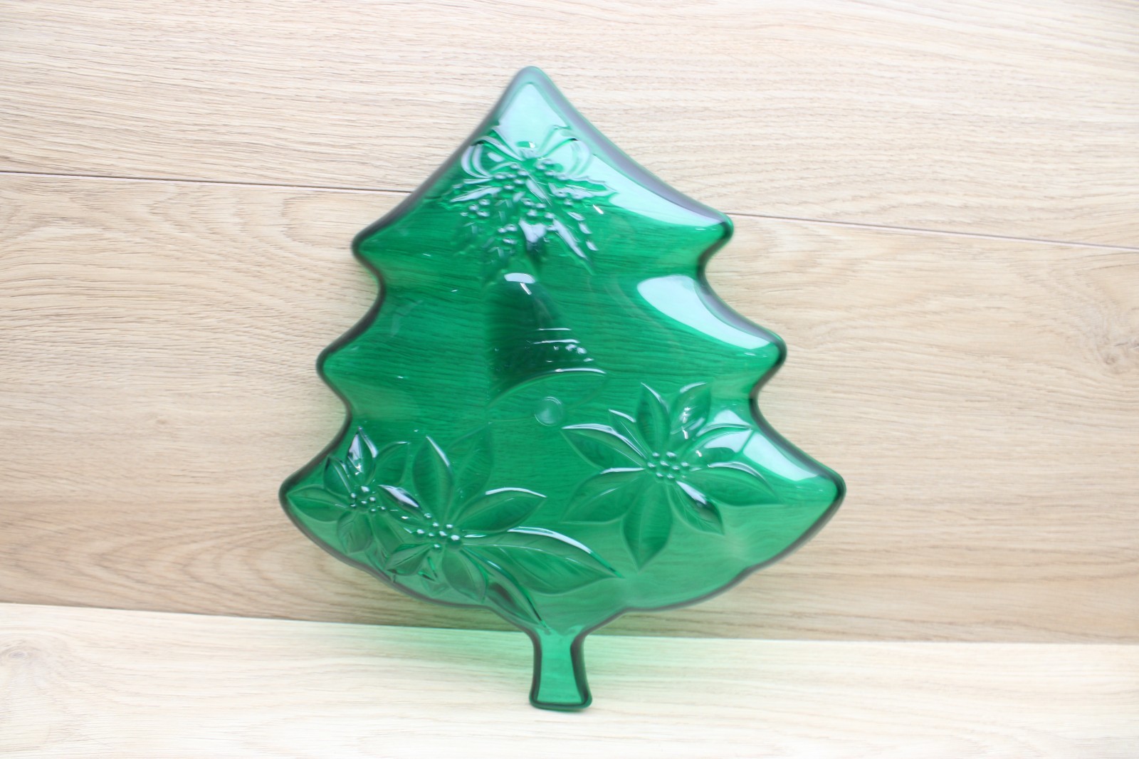 Vintage Green Plastic Christmas Tree Serving Tray Bells Poinsettias Holiday Deco Vintage Green Plastic Christmas Tree Serving Tray Bells Poinsettias Holiday Deco