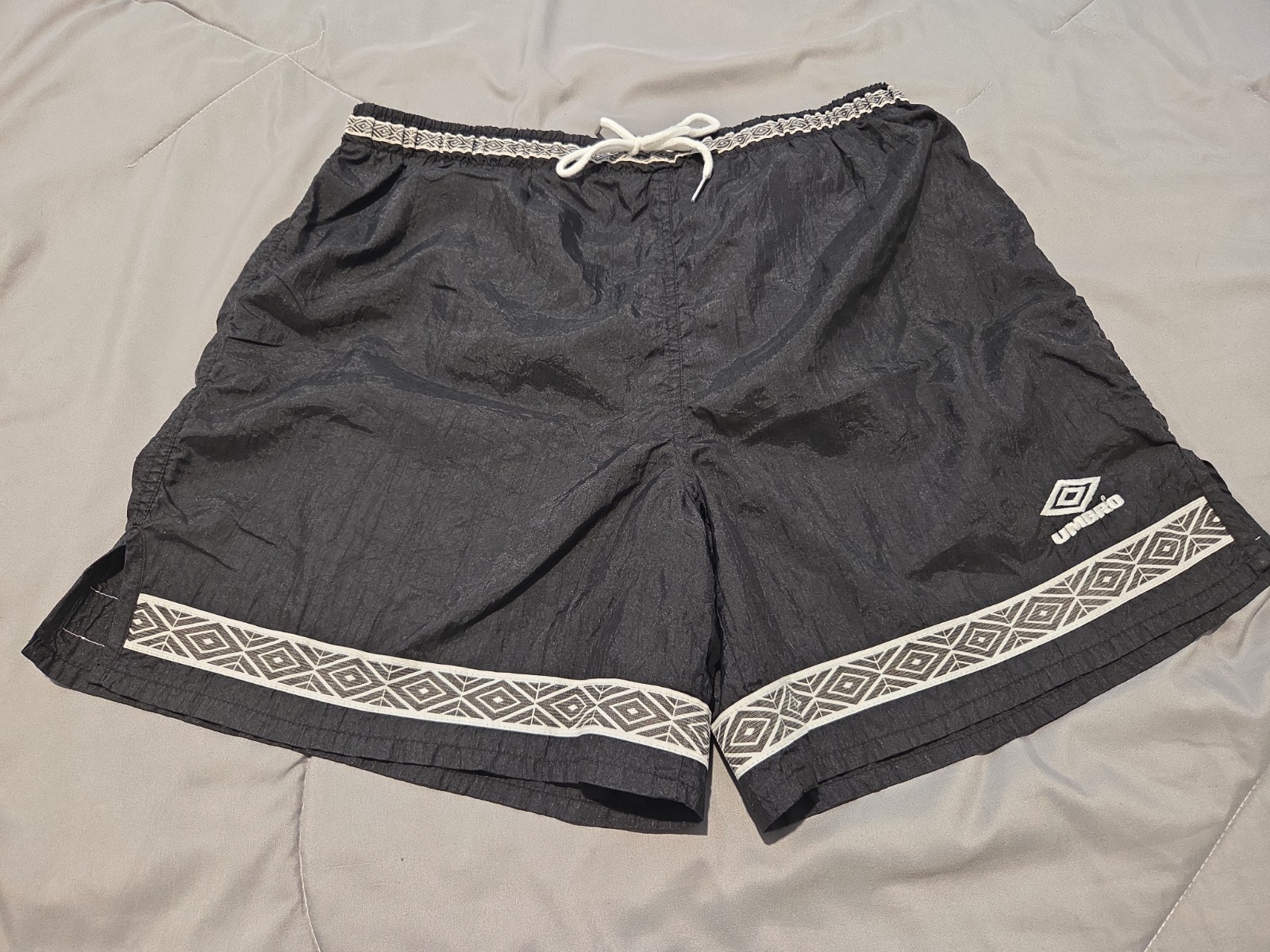 Vtg 90s Umbro SHINY Royal Black SATIN Futbol SOCCER Athletic Shorts Large